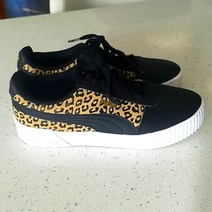 EUC Puma Wild Leopard  Sneakers